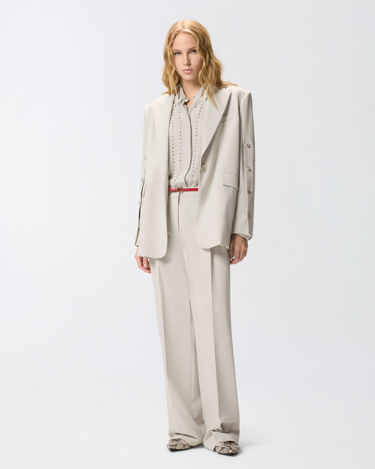 Flowing jacket with slits