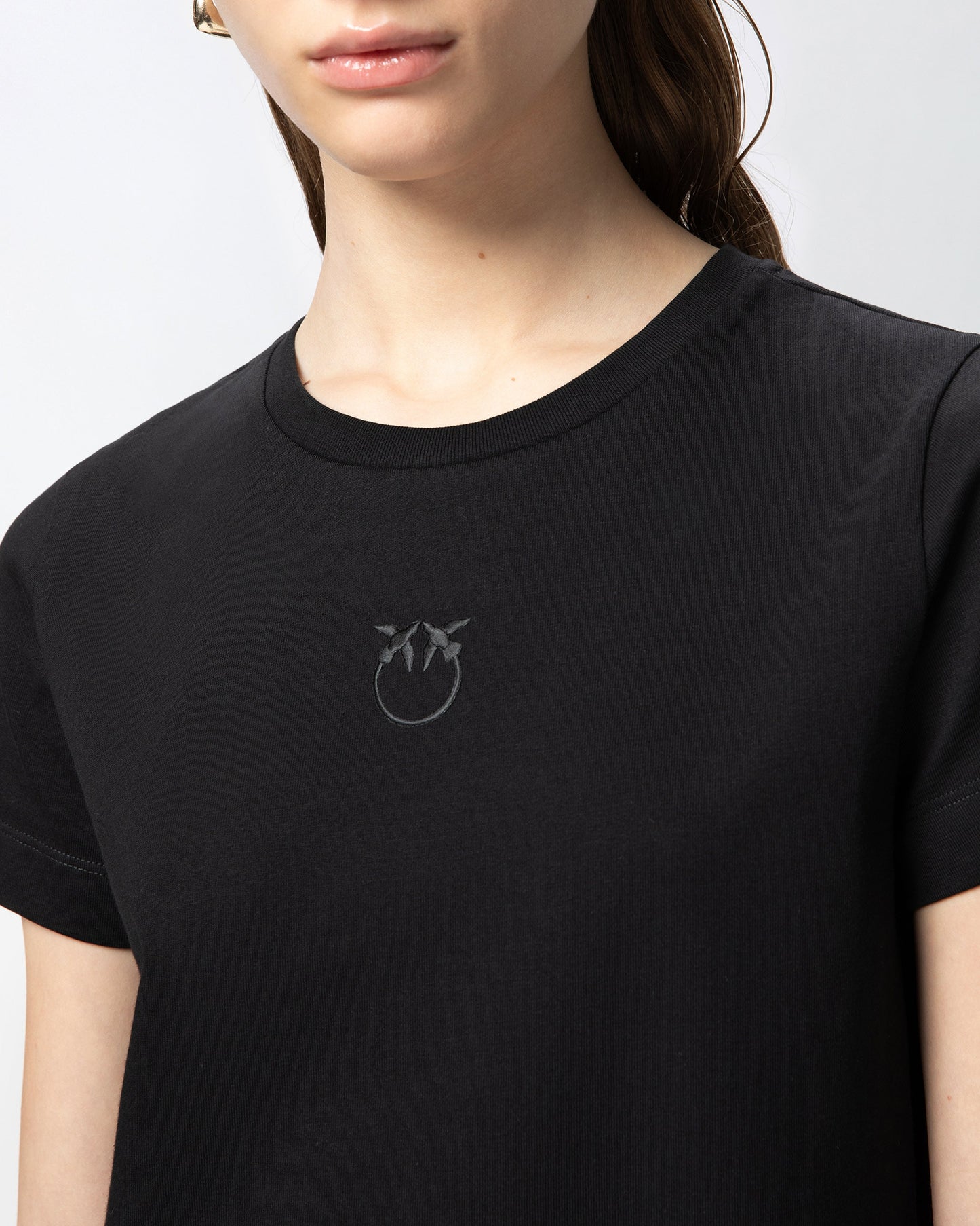 Short-sleeved T-shirt with embroidered logo