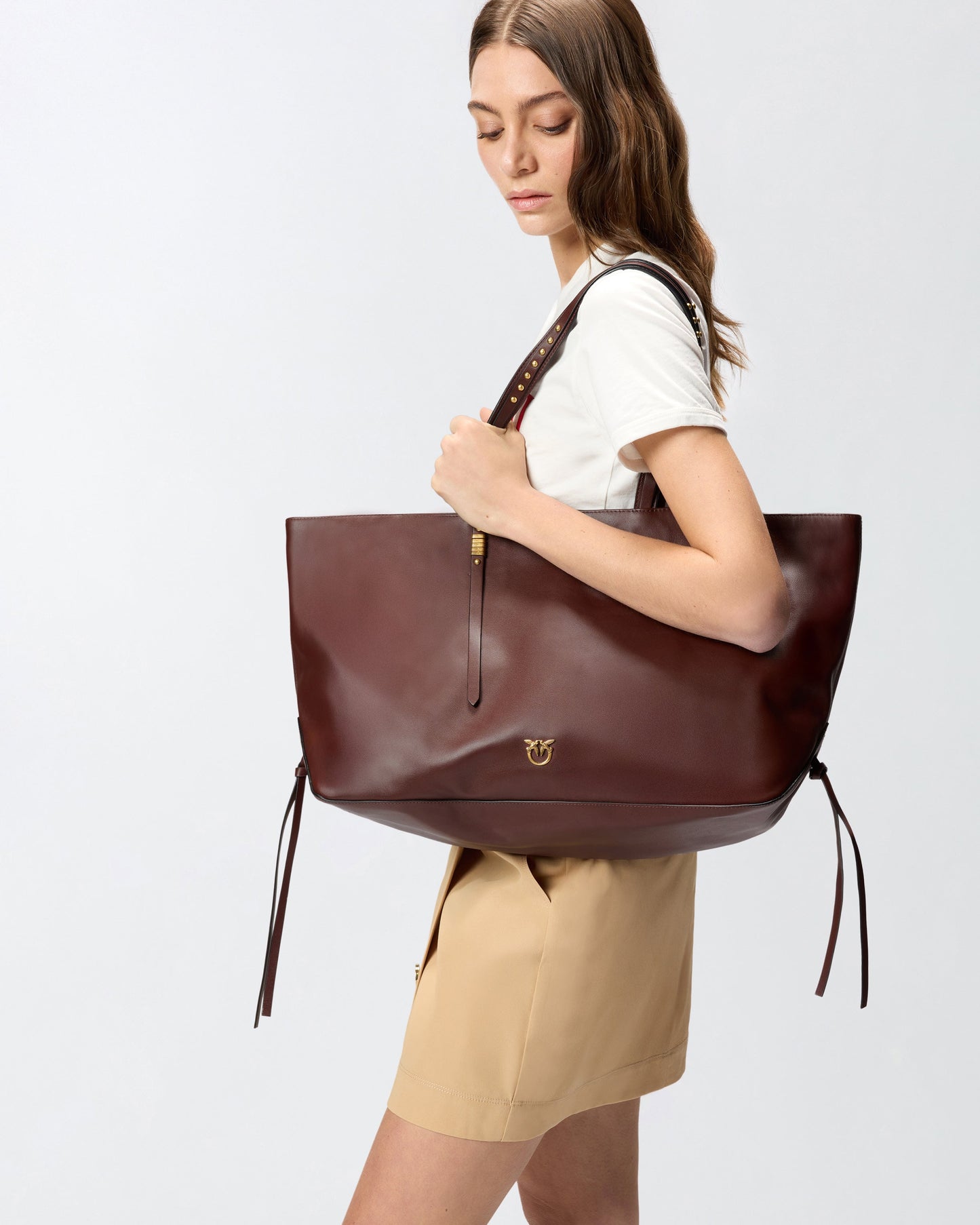 Medium leather shopper bag with metal details
