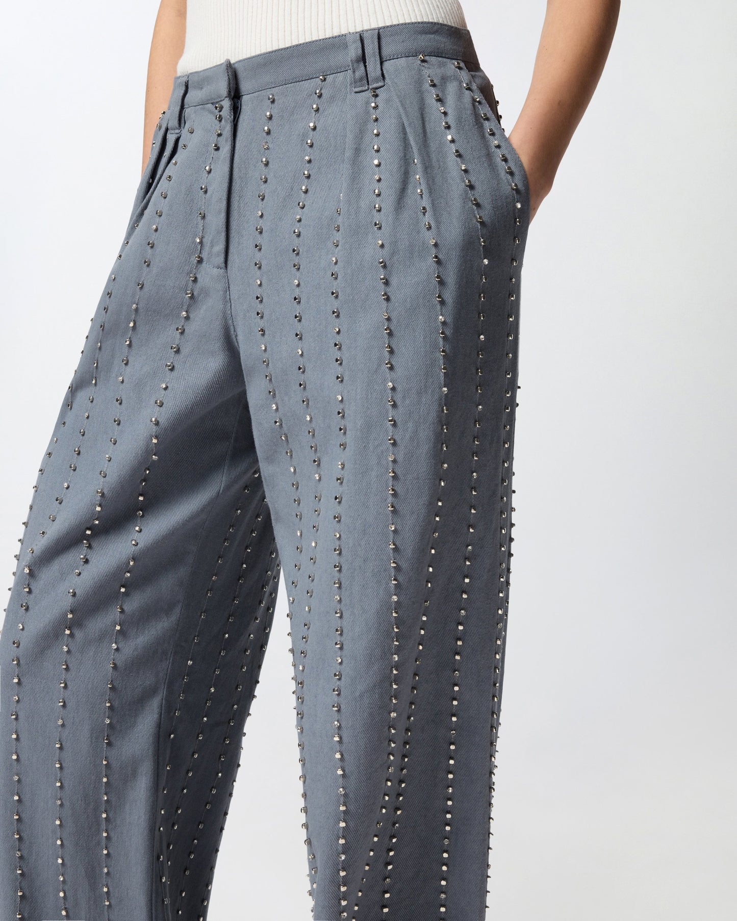 Trousers with jewel stripes