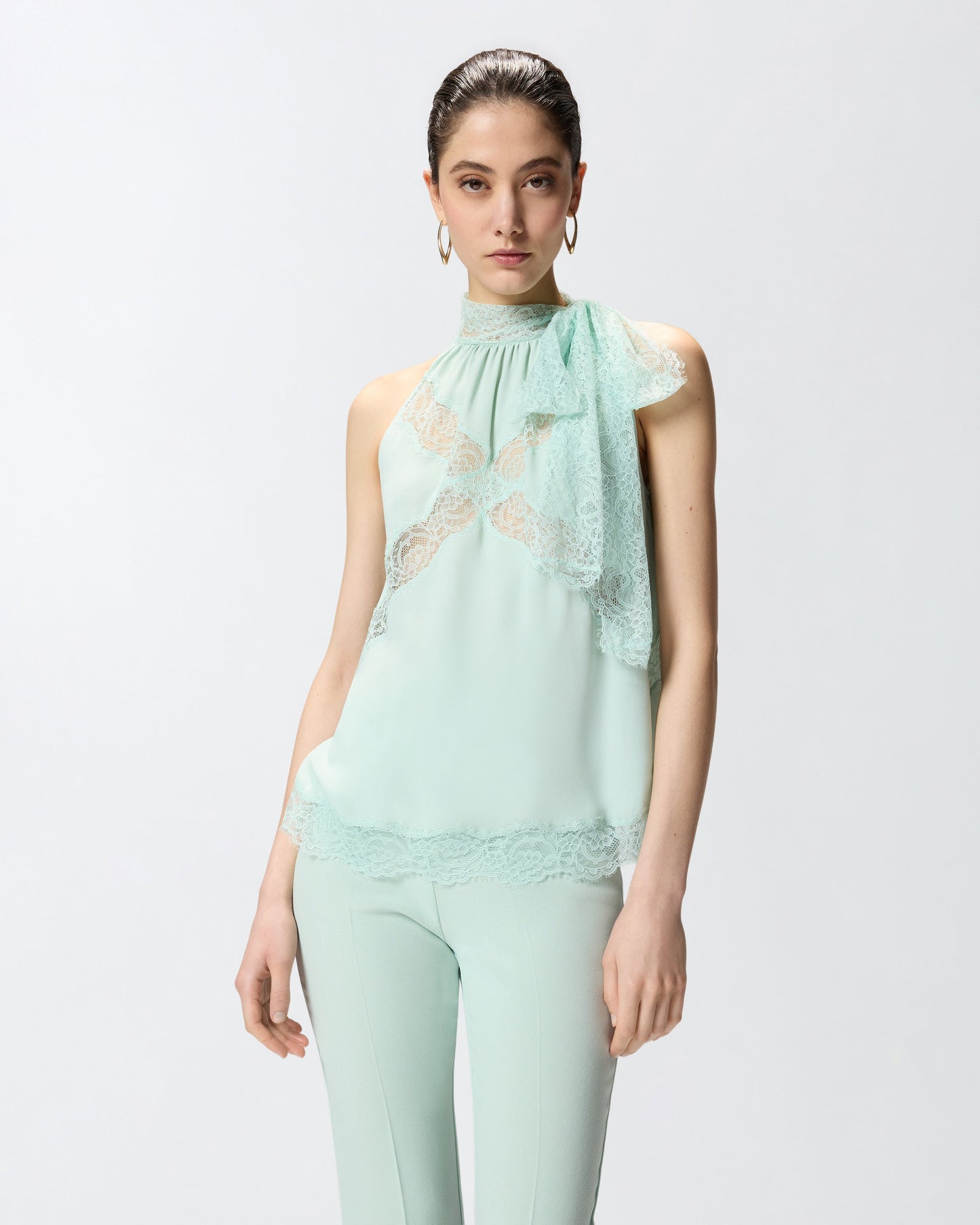 Halterneck top with lace