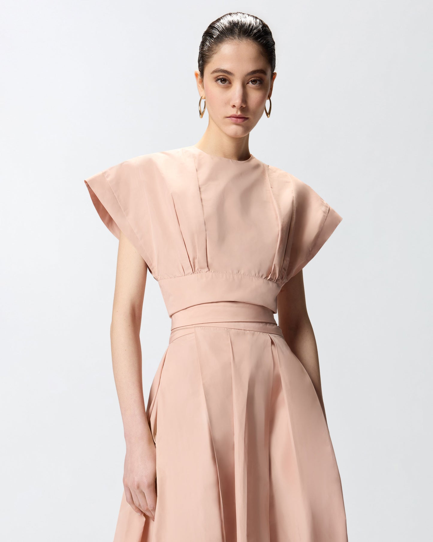 Crop top with wide sleeves