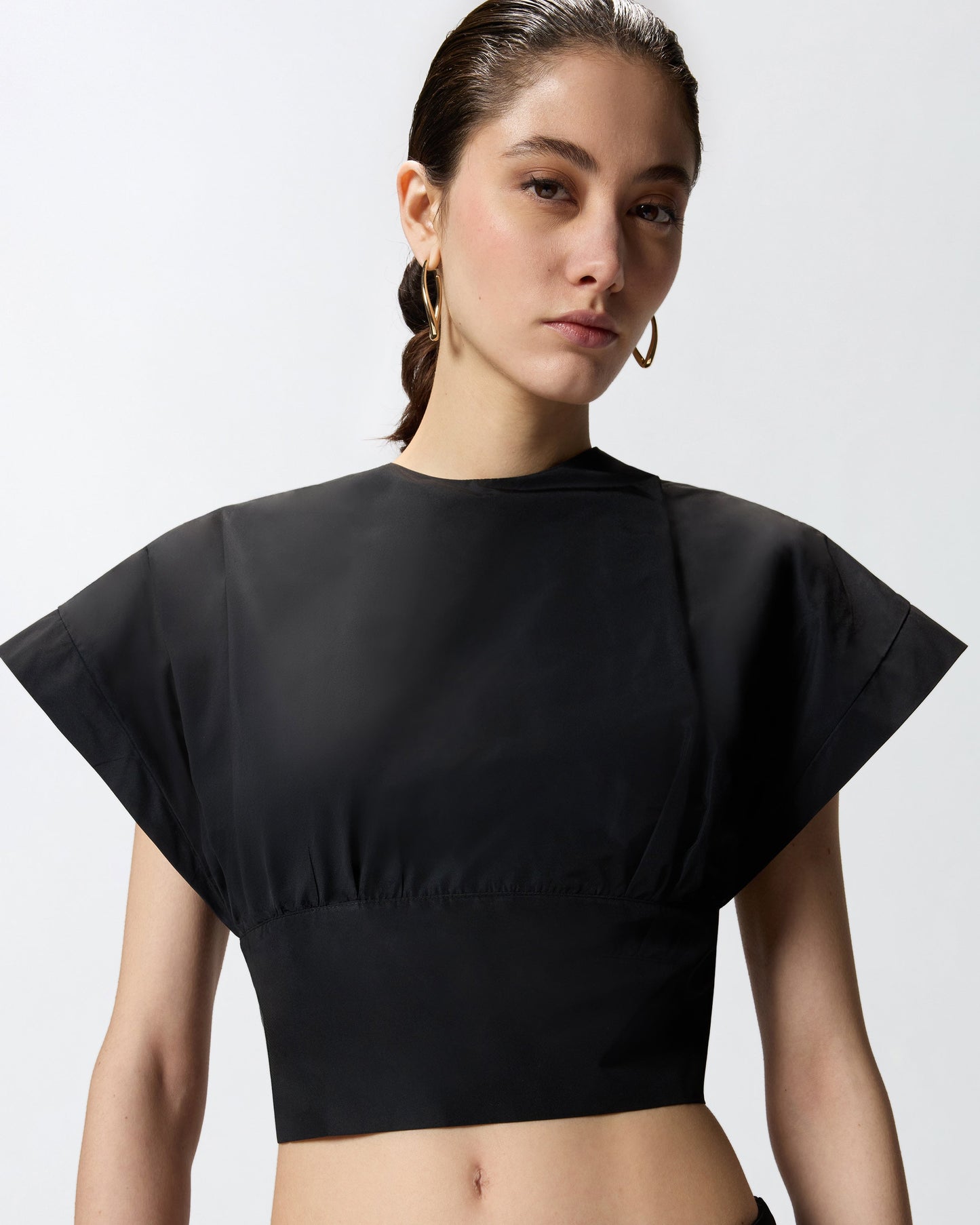 Crop top with wide sleeves