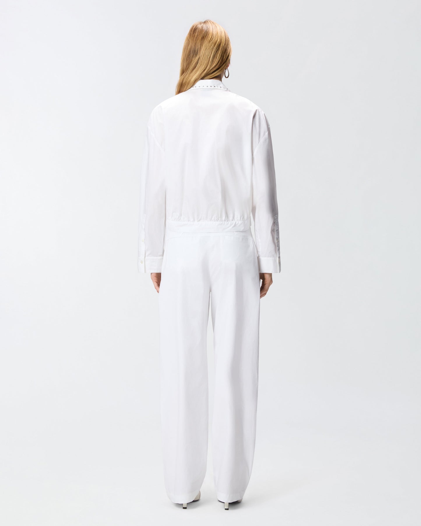 Cropped shirt with jewel collar
