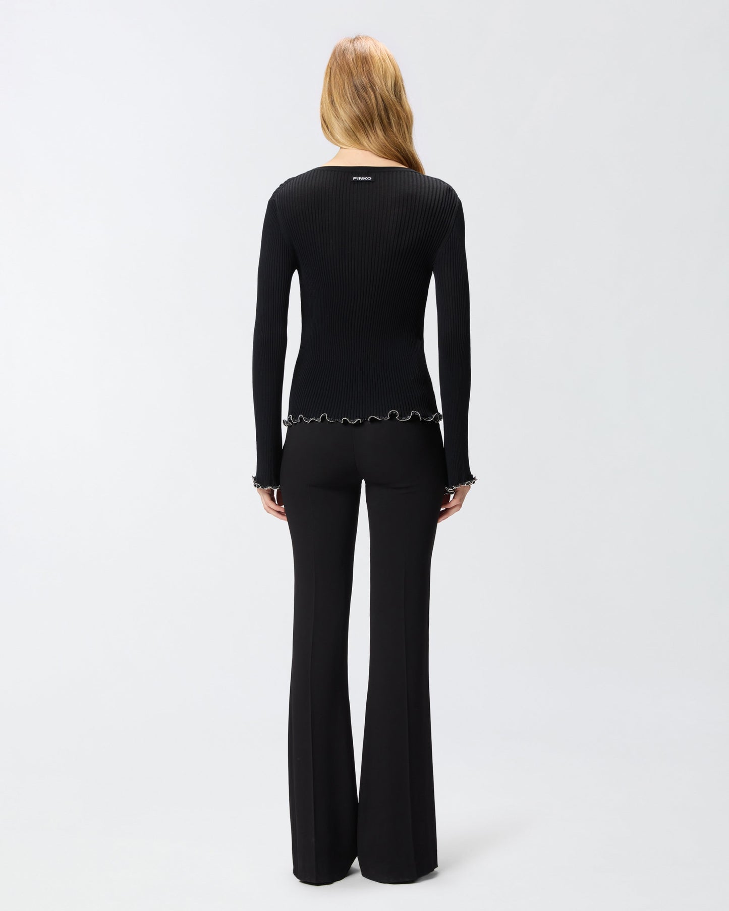 Ribbed sweater with jewel edges