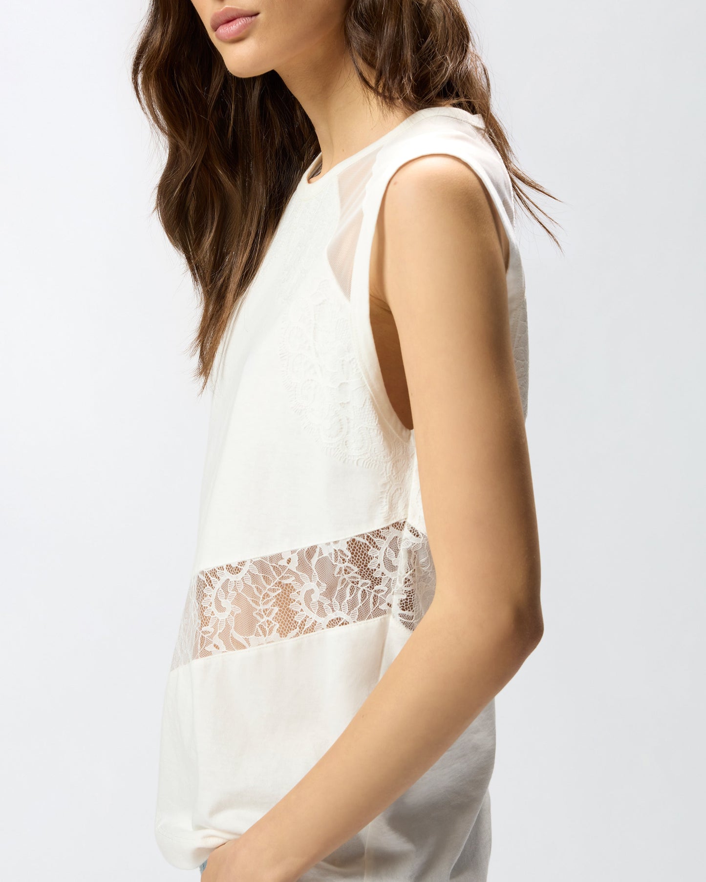 Sleeveless top with lace details