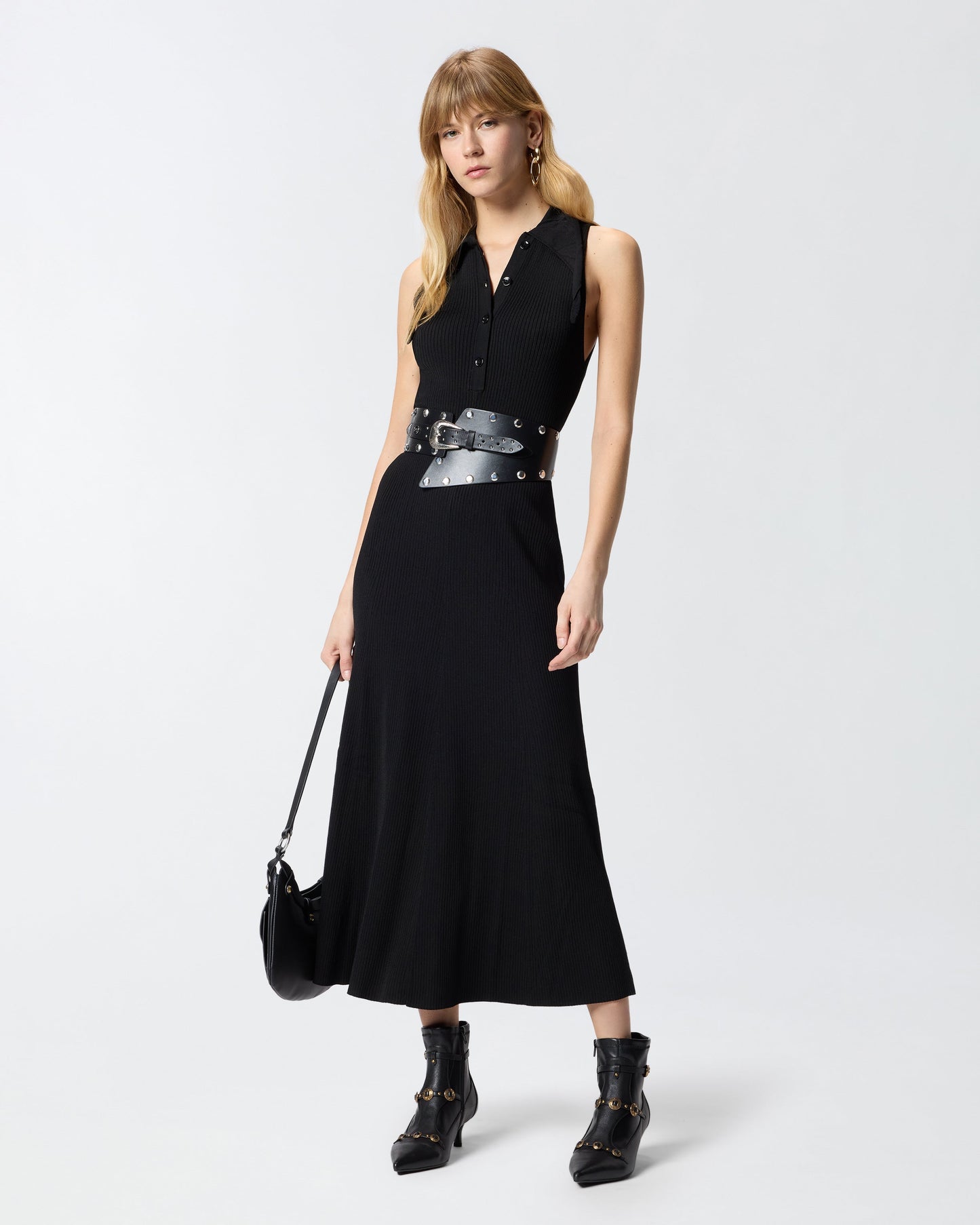 Long ribbed dress with bandana collar