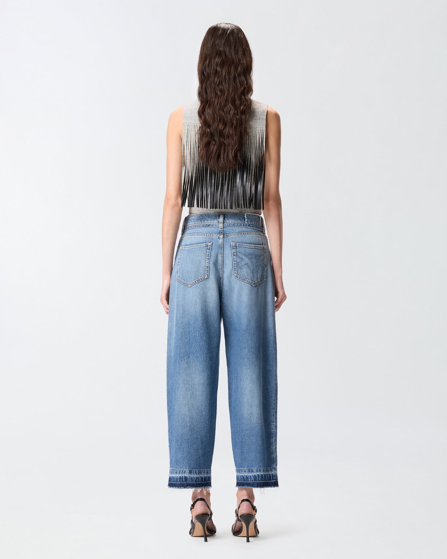 Balloon jeans with worn effect