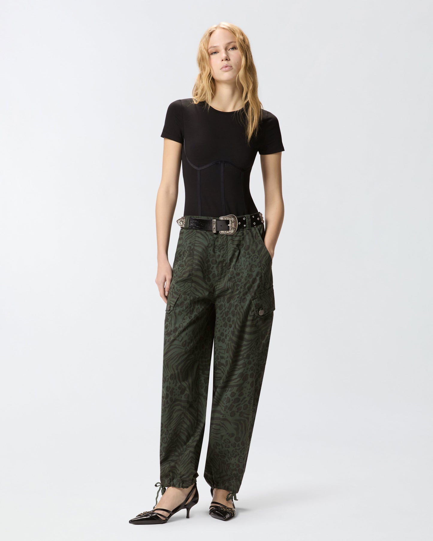 Balloon trousers with animal motif