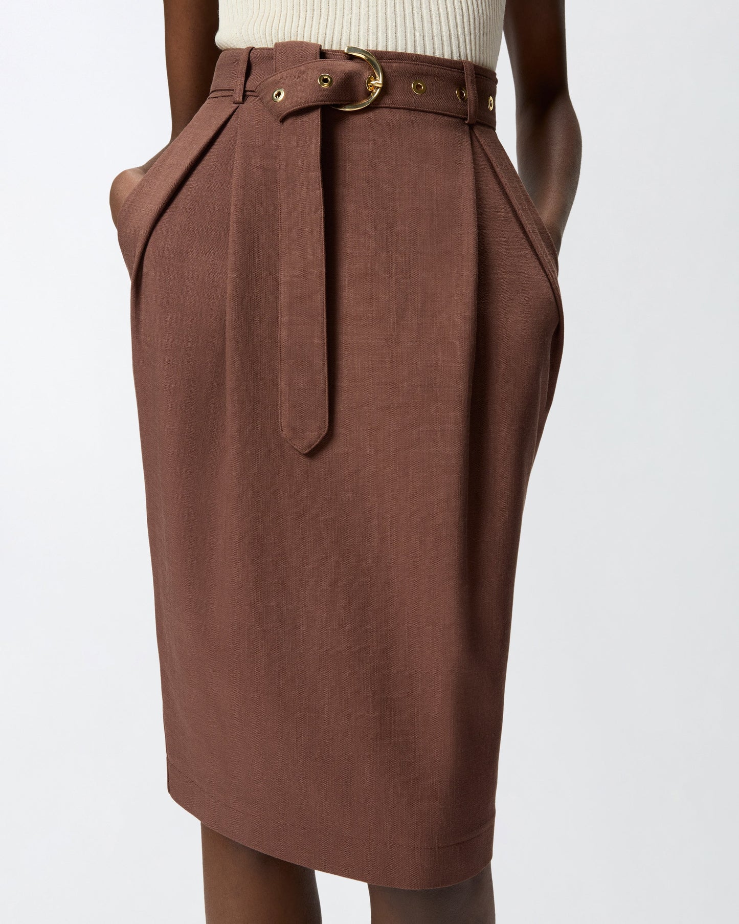 Slim-fitting calf-length skirt with belt