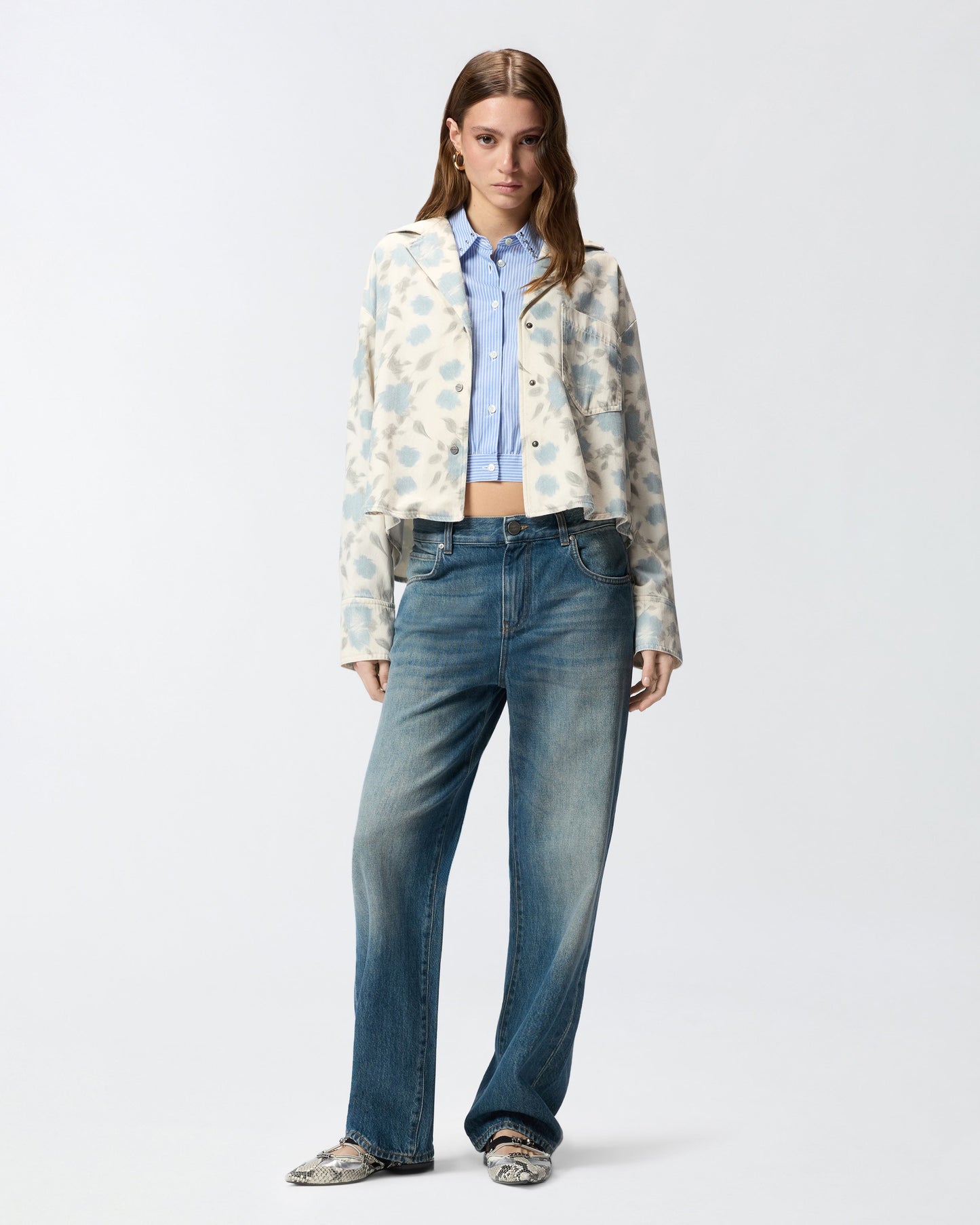 Lightweight boxy shirt with floral print