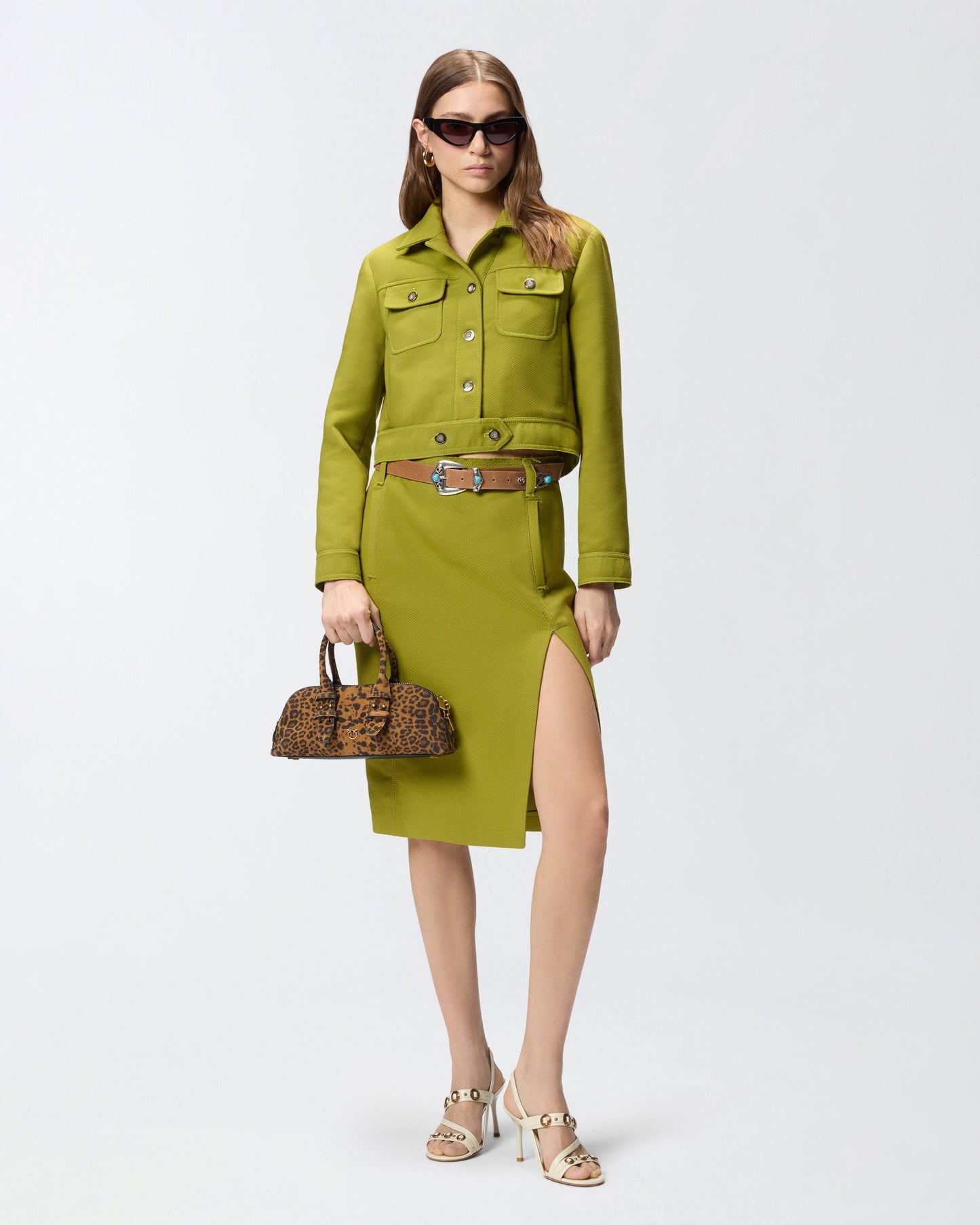 Cropped jacket with topstitching