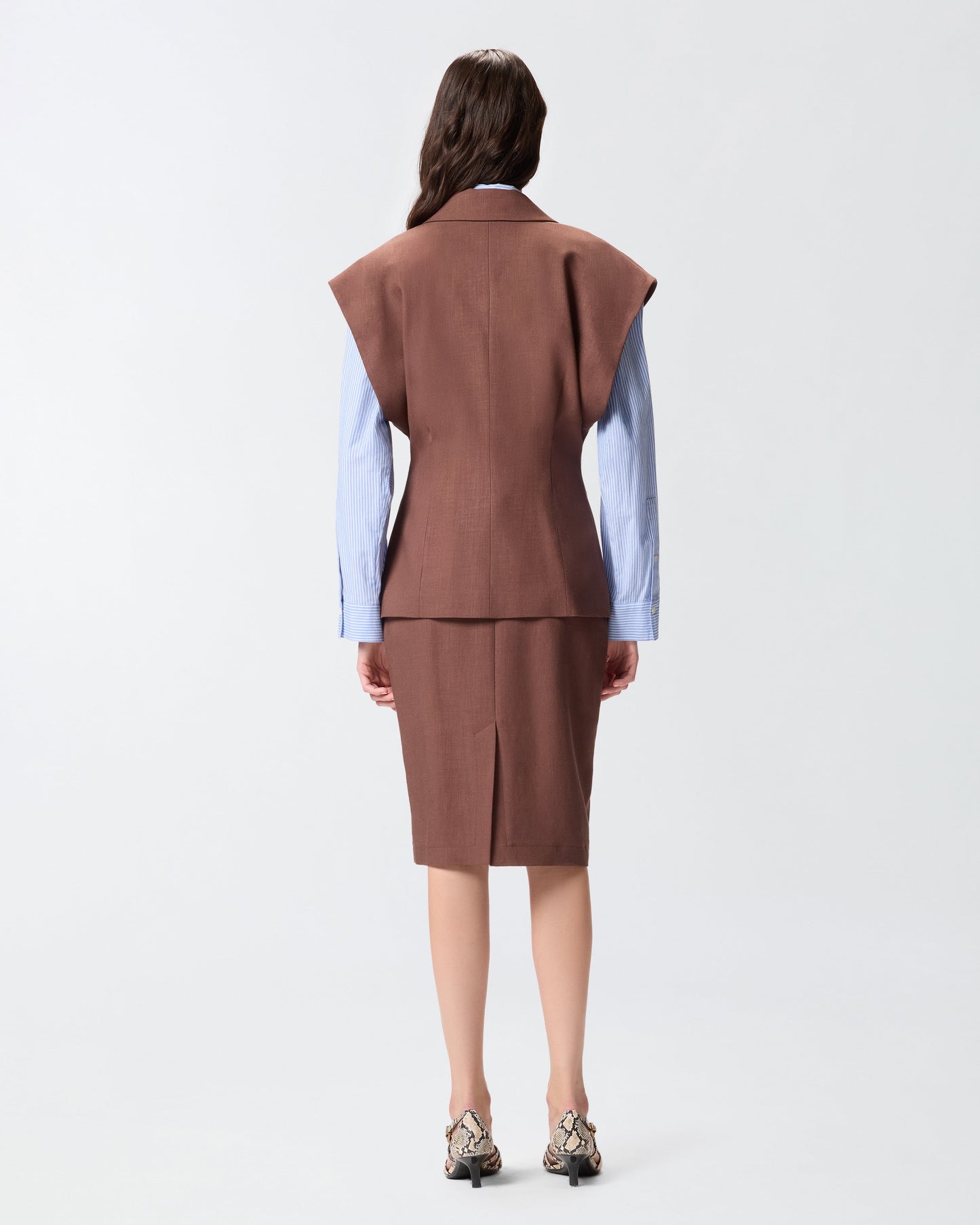 Sleeveless rustic-effect jacket