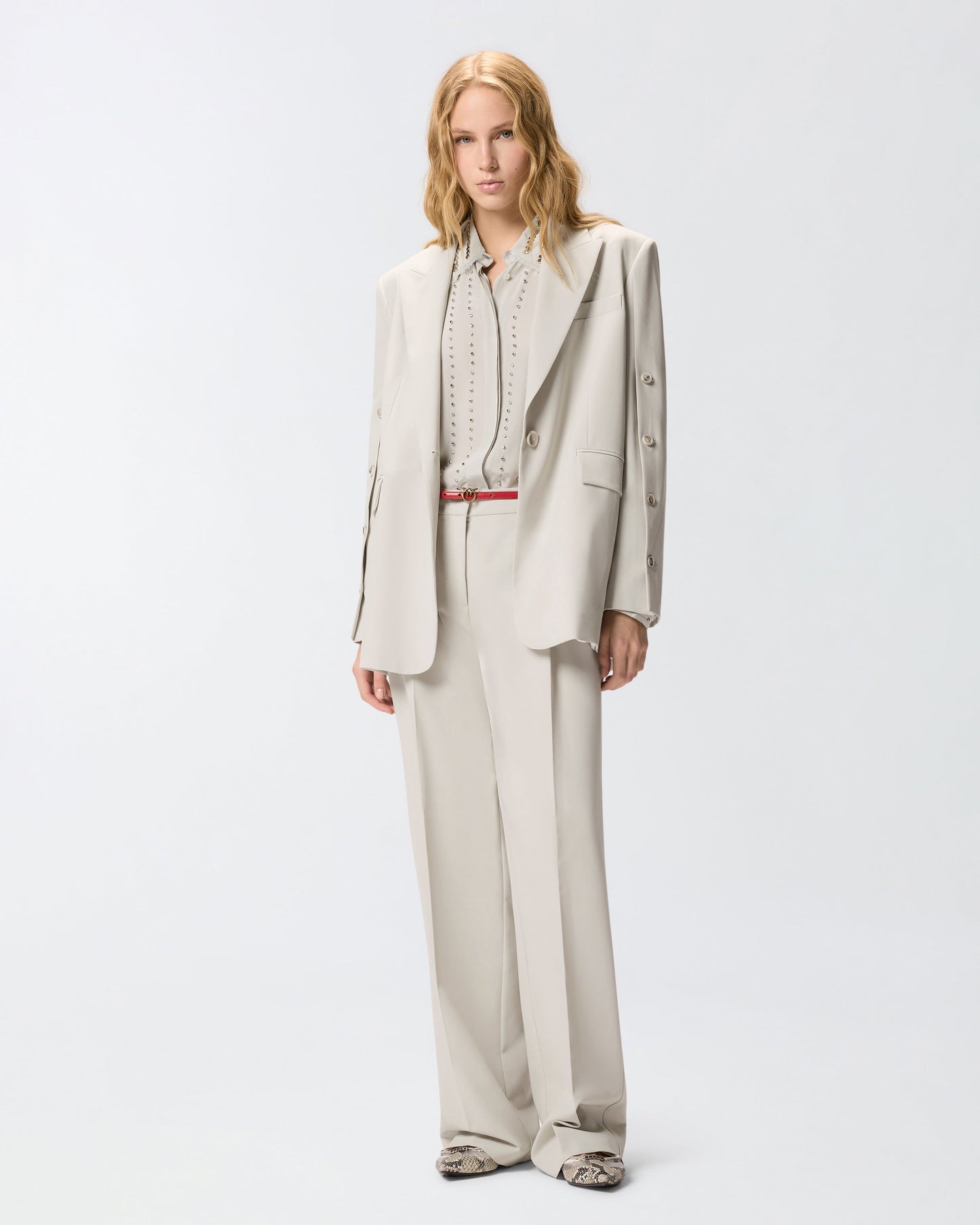 Flowing jacket with slits