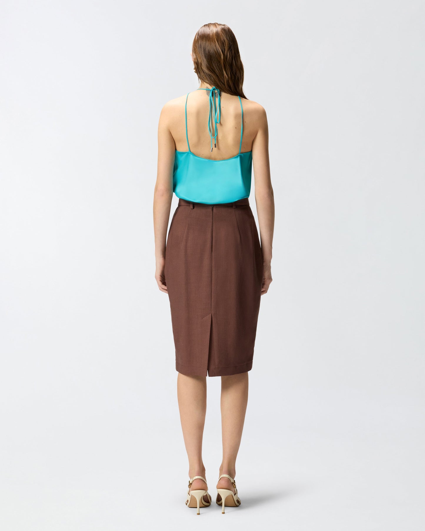 Top in satin with halterneck