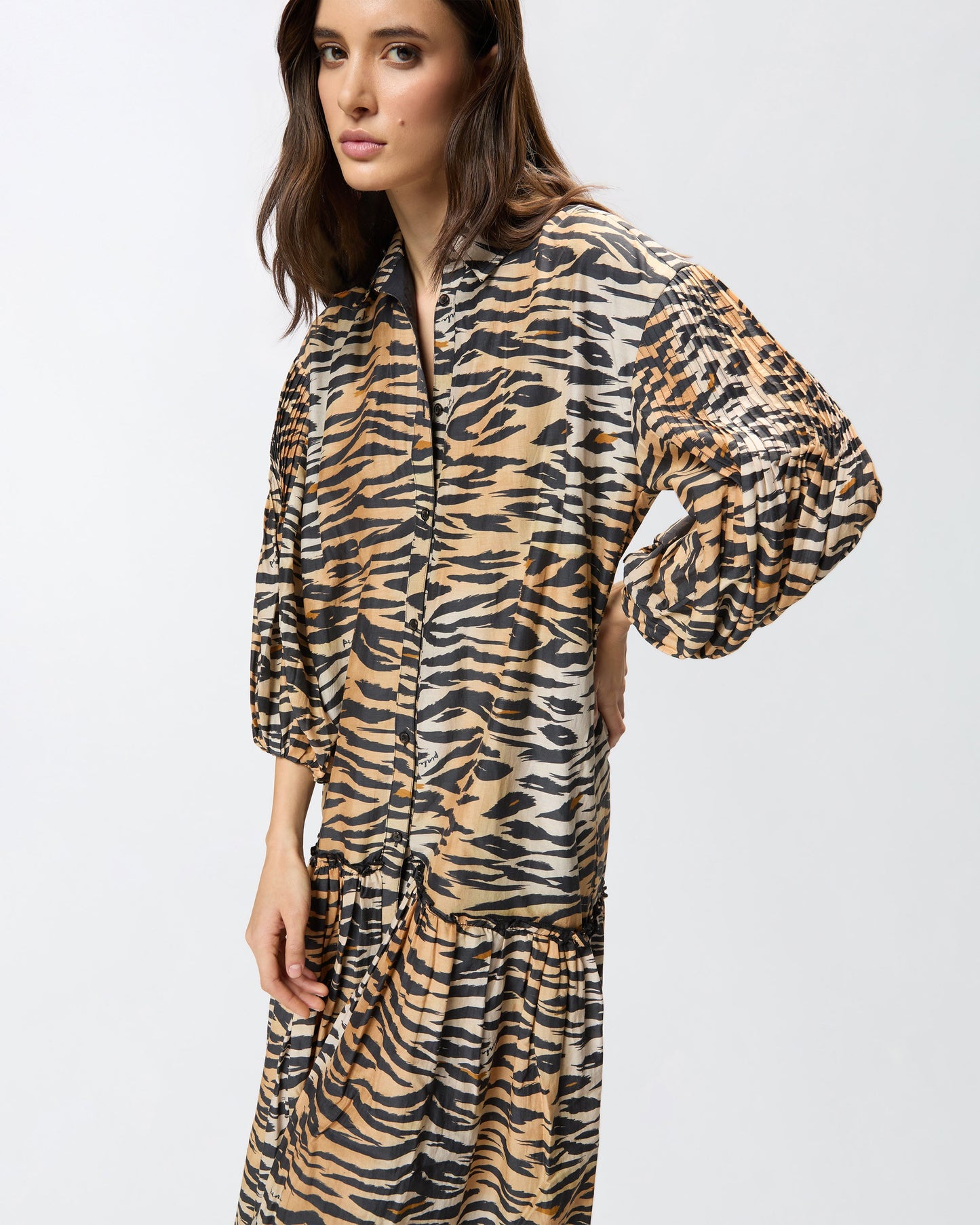 Long dress with buttons and animal print