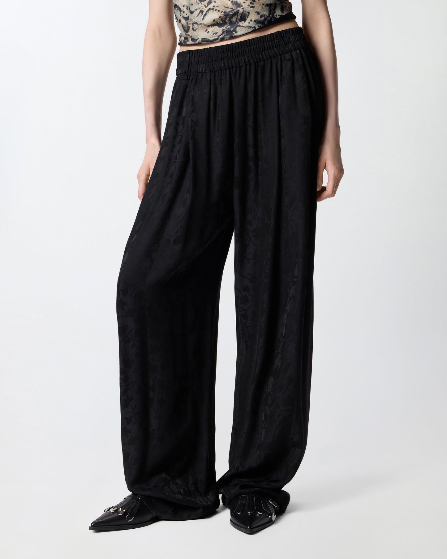 Floral jacquard trousers