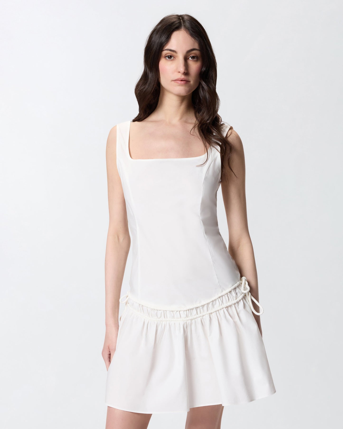 Short dress with gathering and drawstring