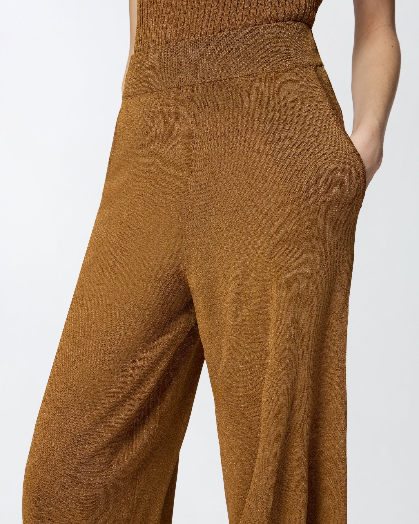 Wide-leg trousers with metallic yarn
