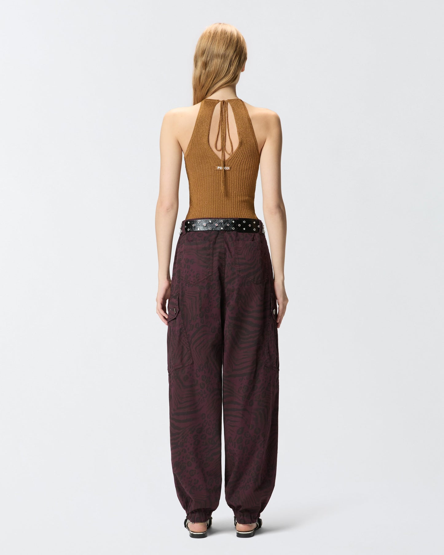 Off-the-shoulder top with neck fastening