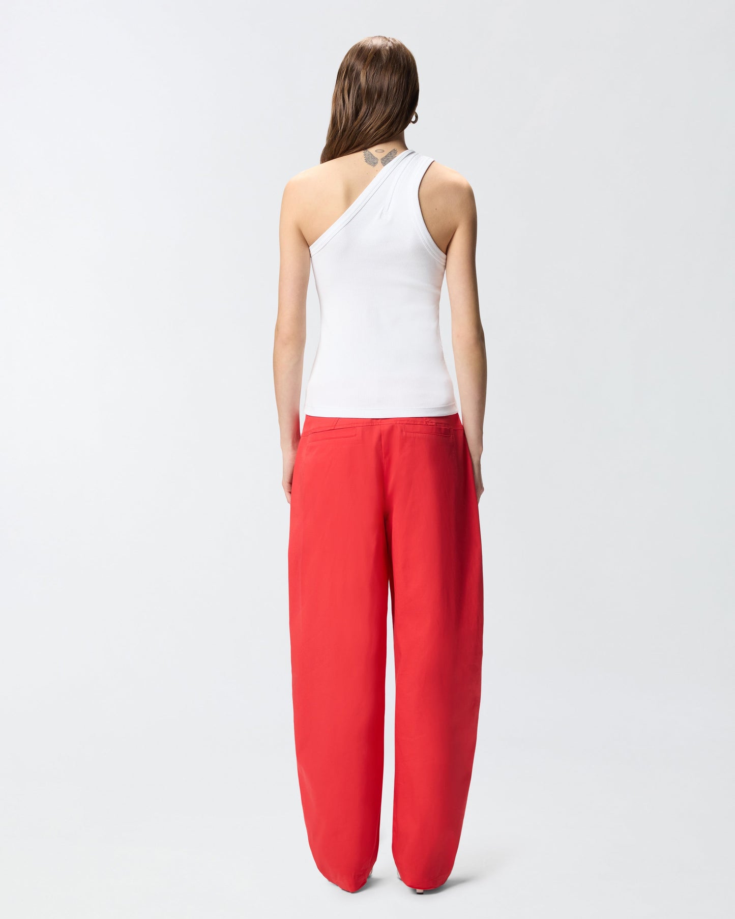 Rib-knit tank top with V-neck and logo