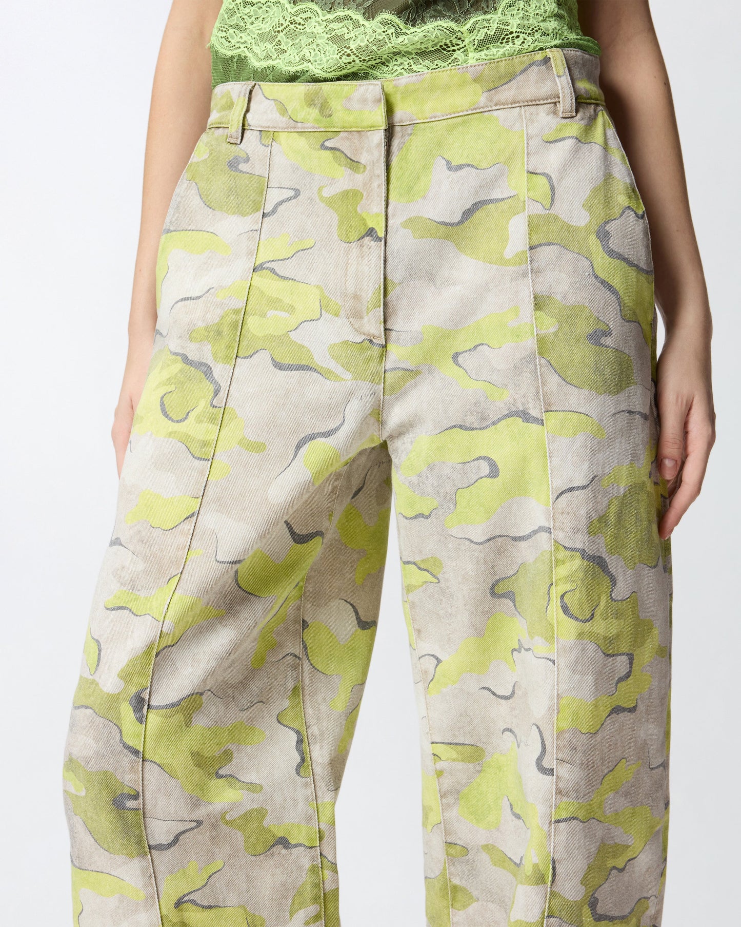 Camouflage balloon-fit trousers