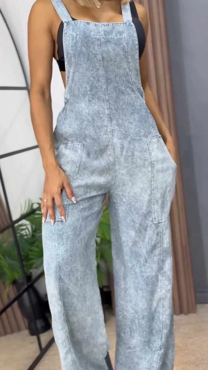 Damen-Latzhose mit weitem Bein und doppelter Tasche