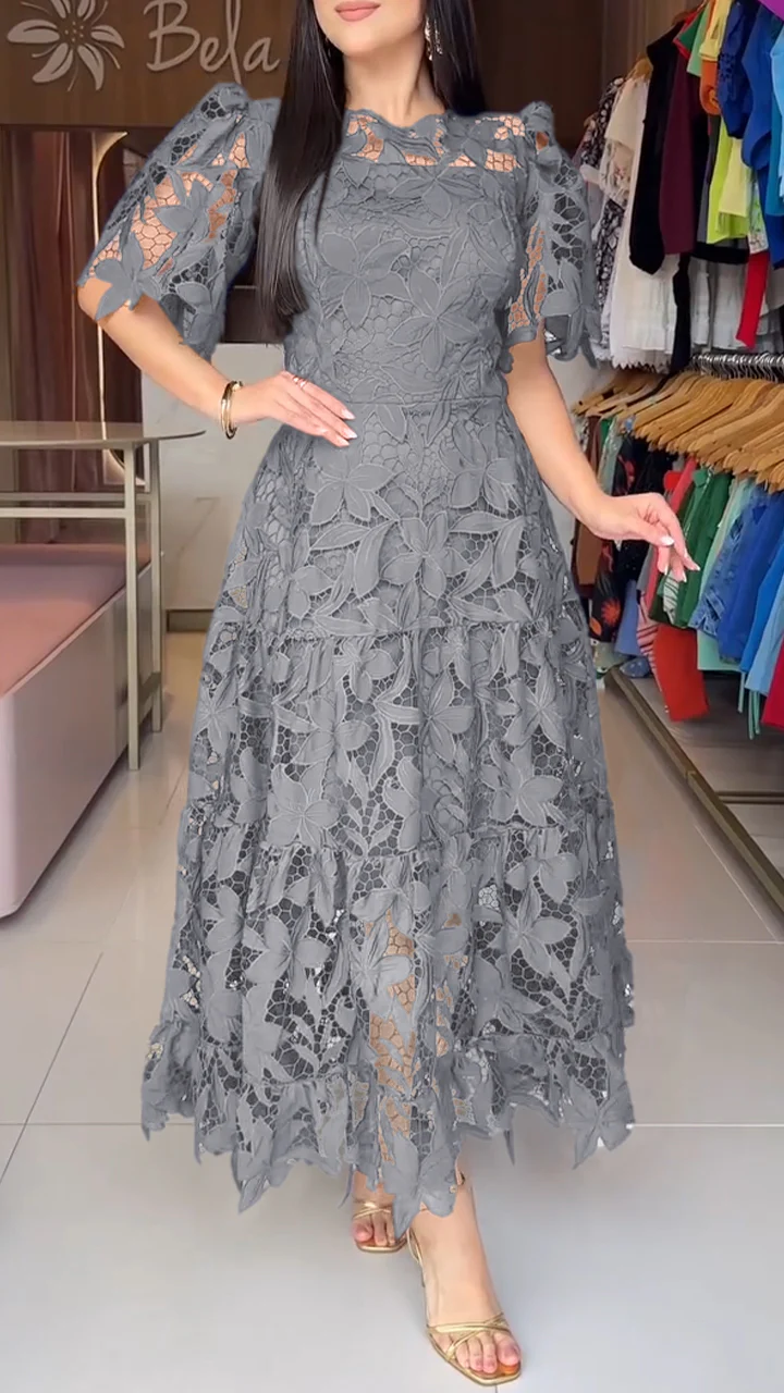 Damenkleid mit Rundhalsausschnitt und Cut-outs