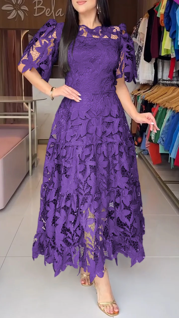 Damenkleid mit Rundhalsausschnitt und Cut-outs