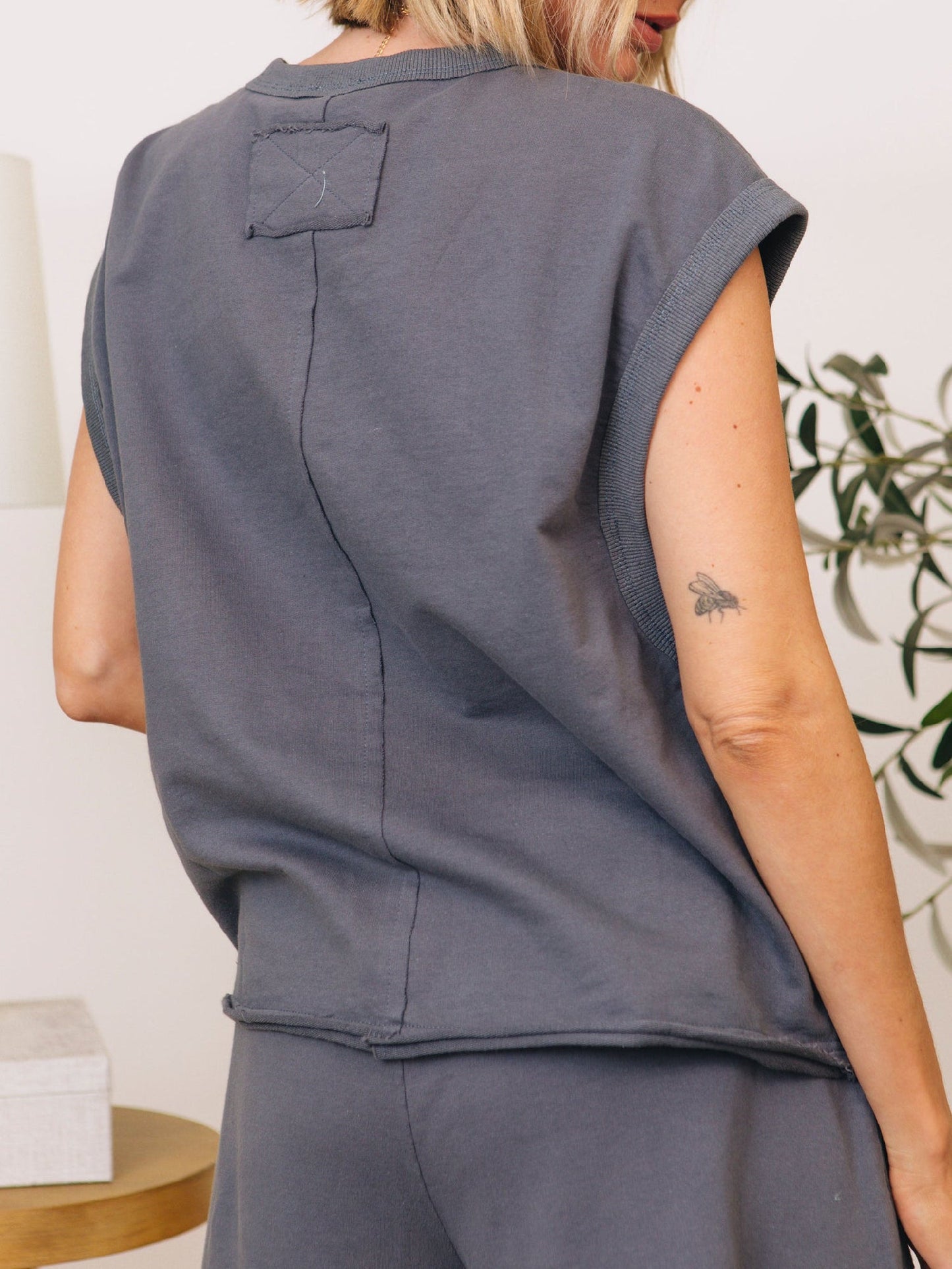Set aus Top mit klaren Linien und Hose mit weitem Bein (2 kaufen, Versand gratis)