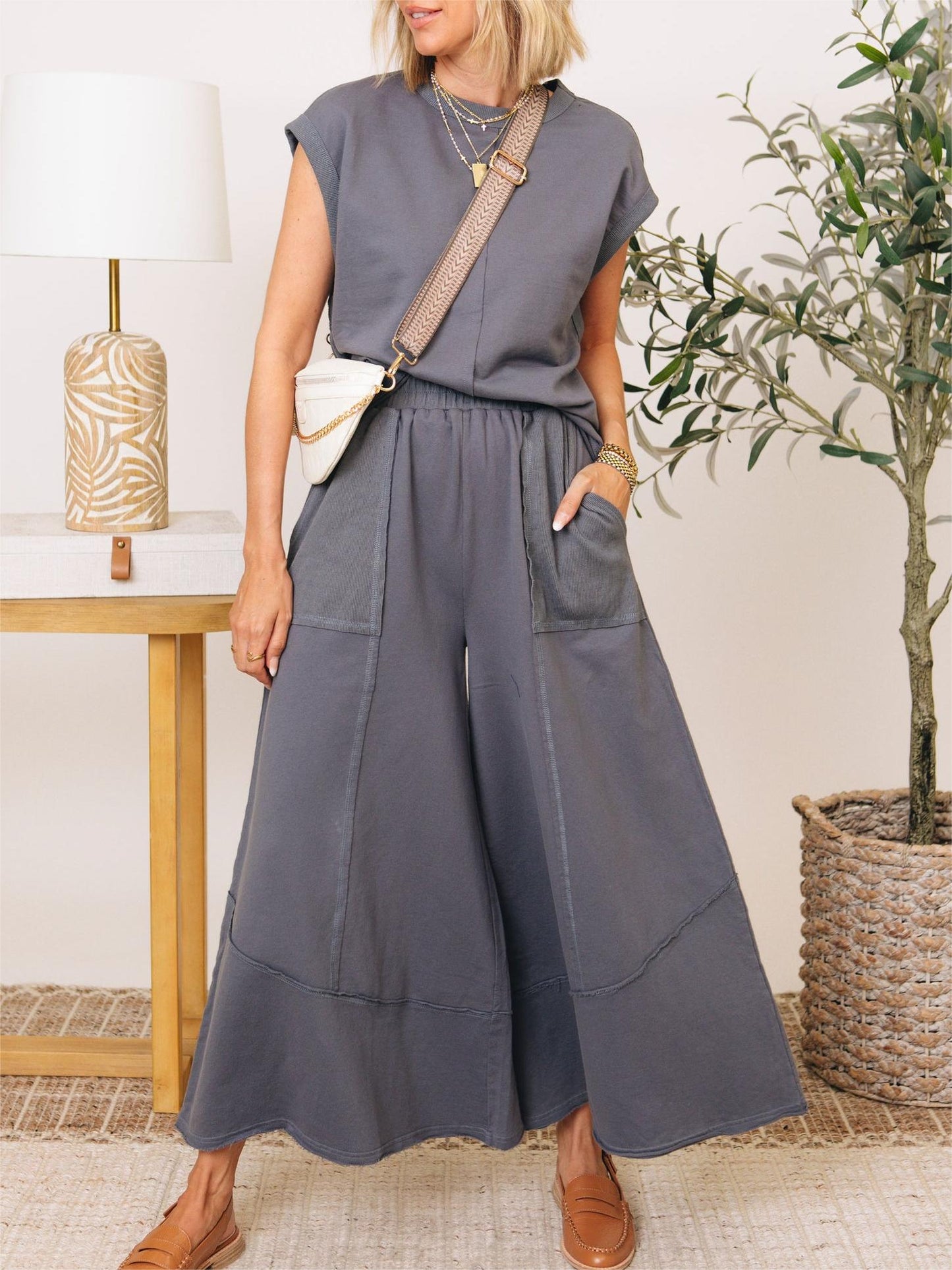 Set aus Top mit klaren Linien und Hose mit weitem Bein (2 kaufen, Versand gratis)