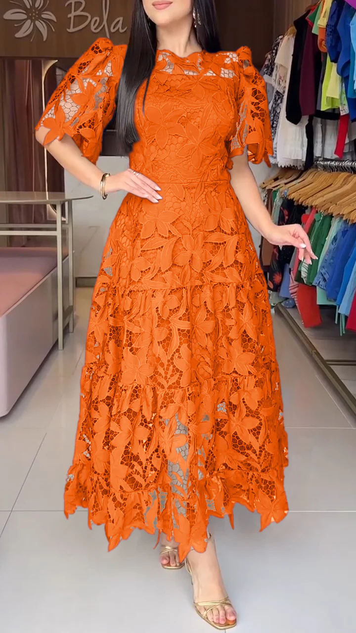 Damenkleid mit Rundhalsausschnitt und Cut-outs