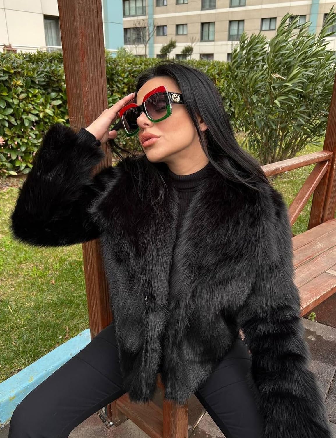 Flygo Damen Kunstpelzmantel Flauschige Kunstpelzjacke Langarm Revers Pelzige Winterjacken Zotteliger Parka Kurzer Mantel