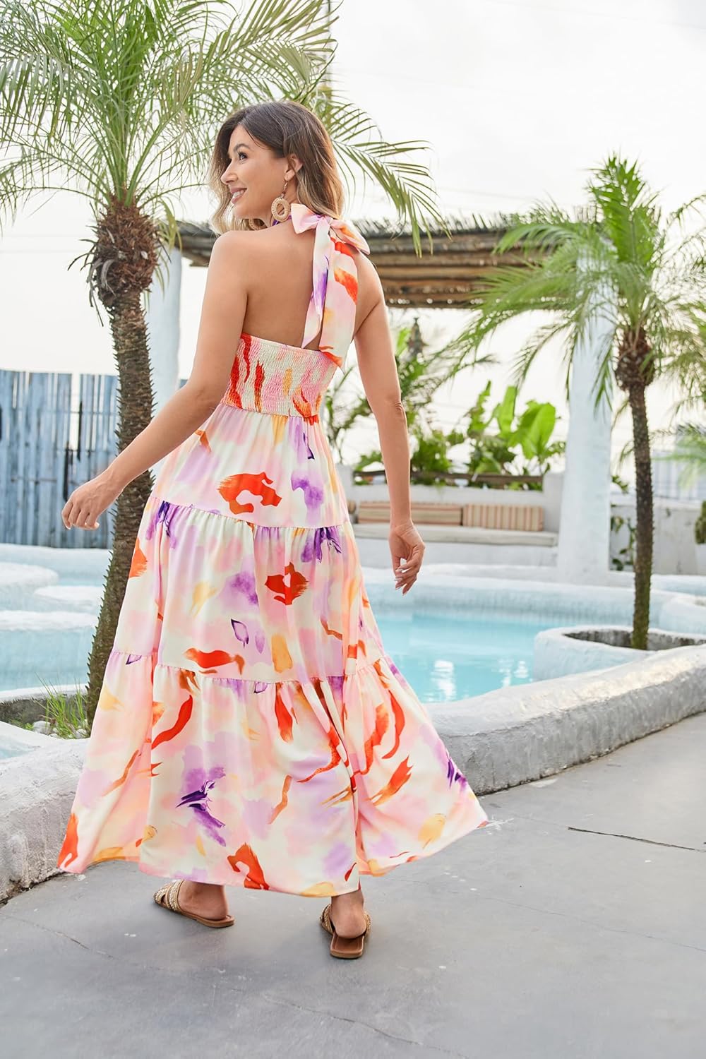 GRACE KARIN Damen Sommerkleider 2025 Neckholder Ärmellos Gesmoktes Rückenloses Cut-Out Blumenmuster Fließendes A-Linien Maxikleid