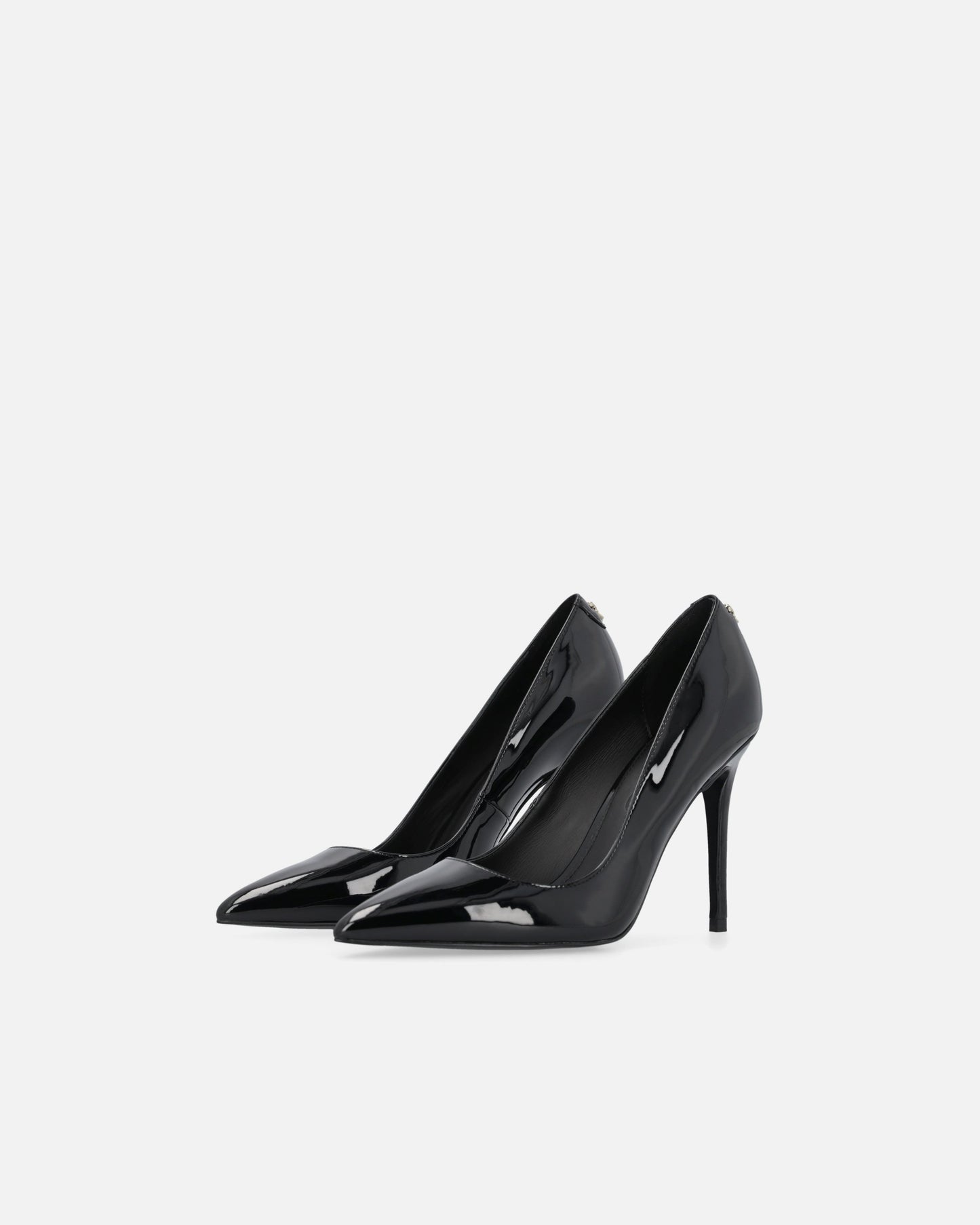 Shiny heeled pumps