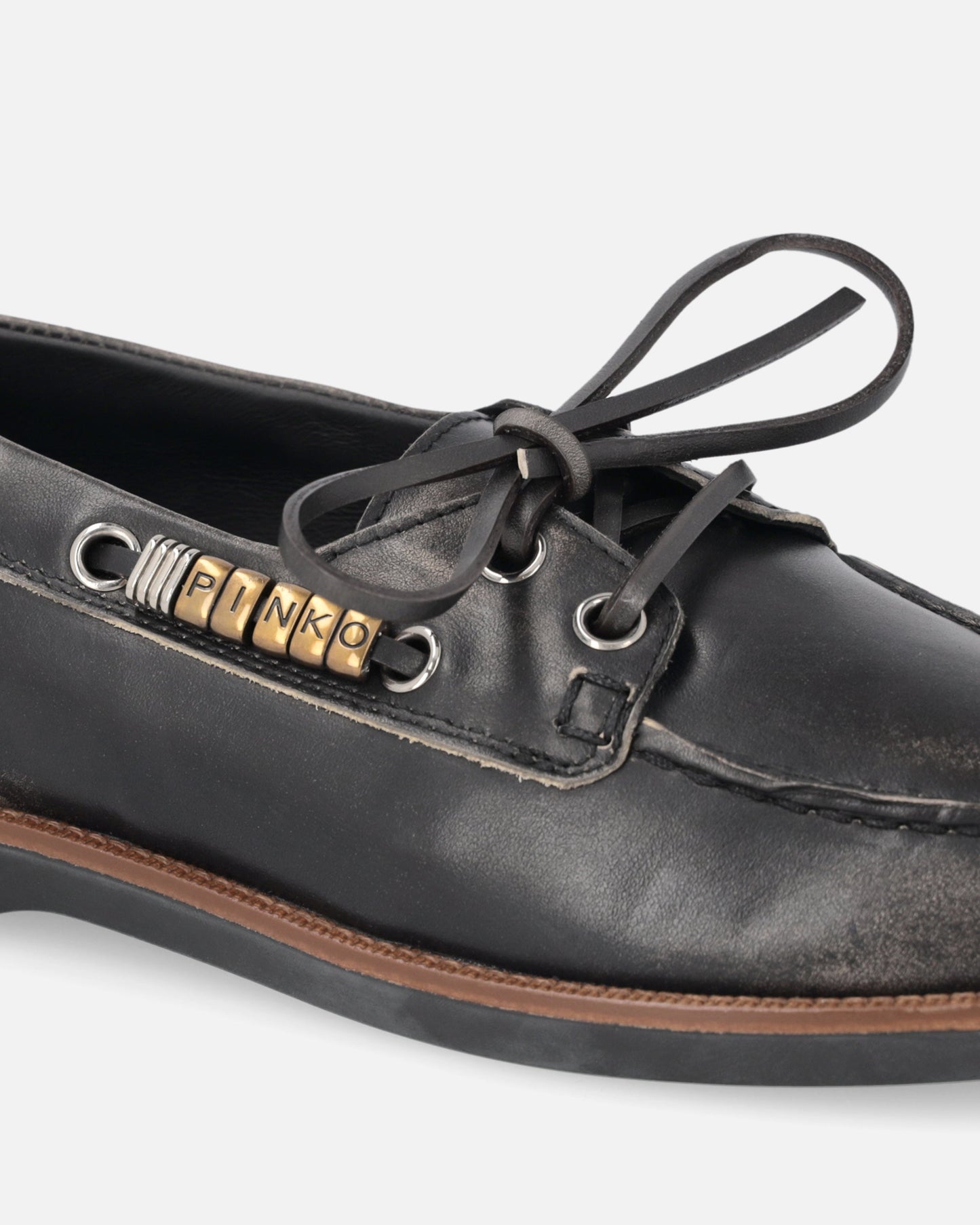 Leather moccasins with jewel details