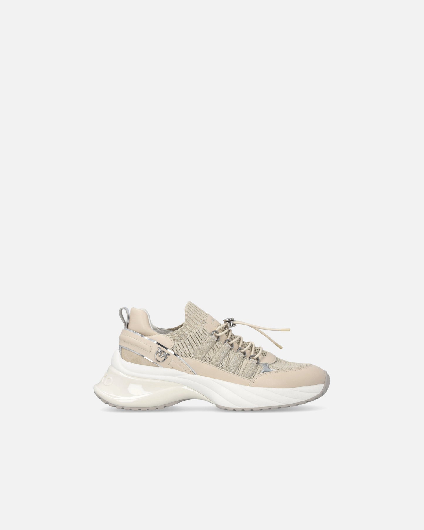 Knitted sneakers with laces and cord lock