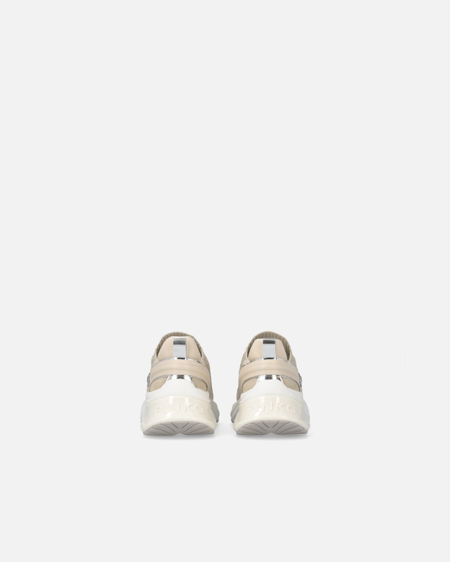 Knitted sneakers with laces and cord lock