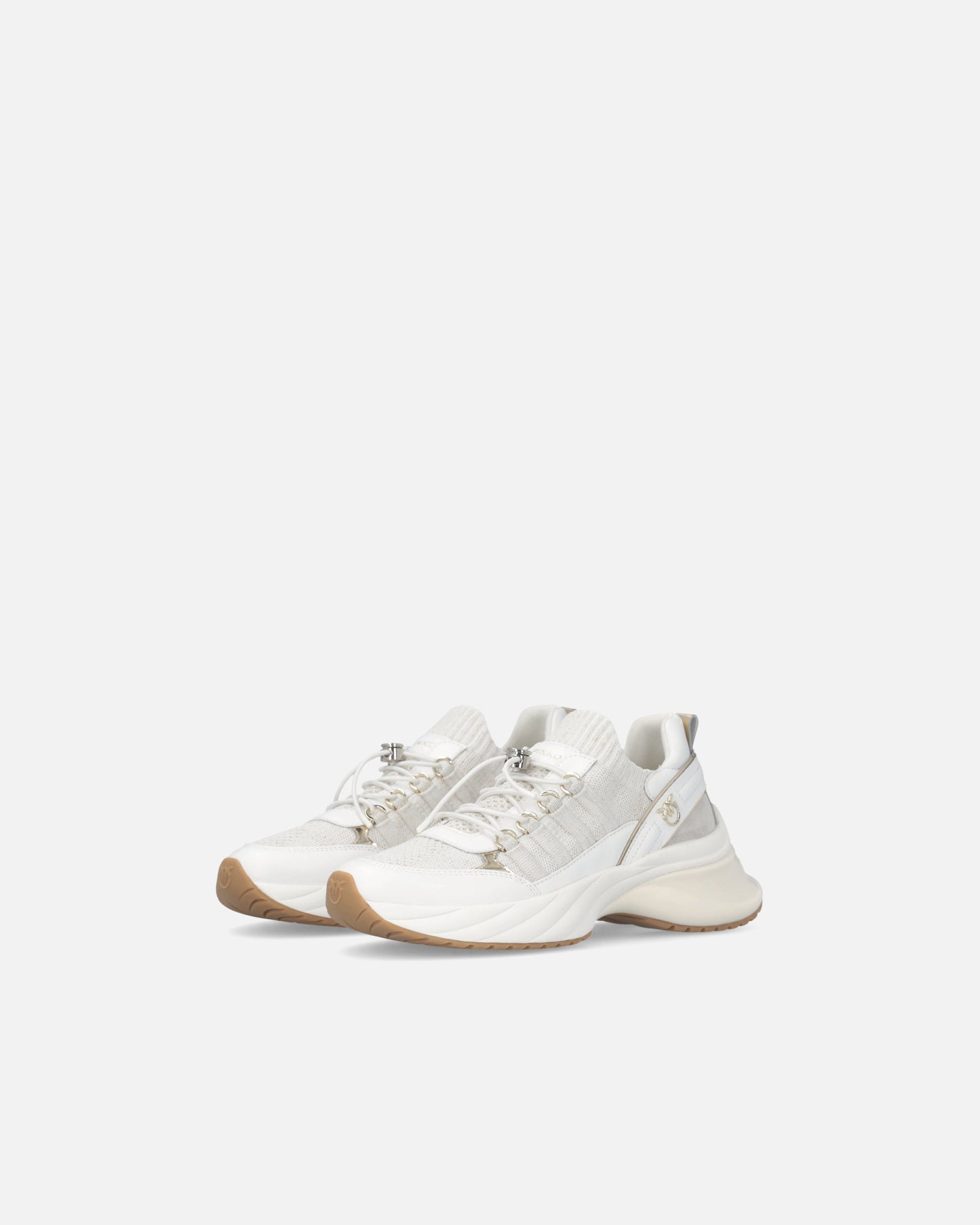 Knitted sneakers with laces and cord lock