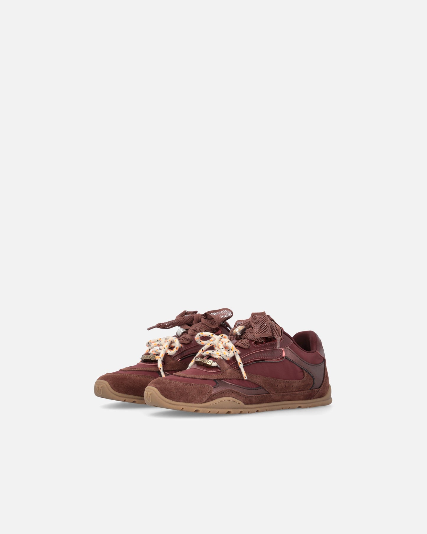 Sneakers with double laces and logo details