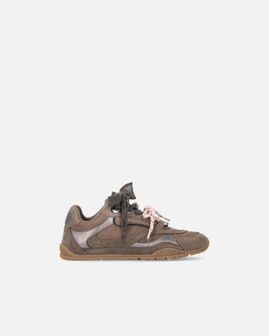 Sneakers with double laces and logo details