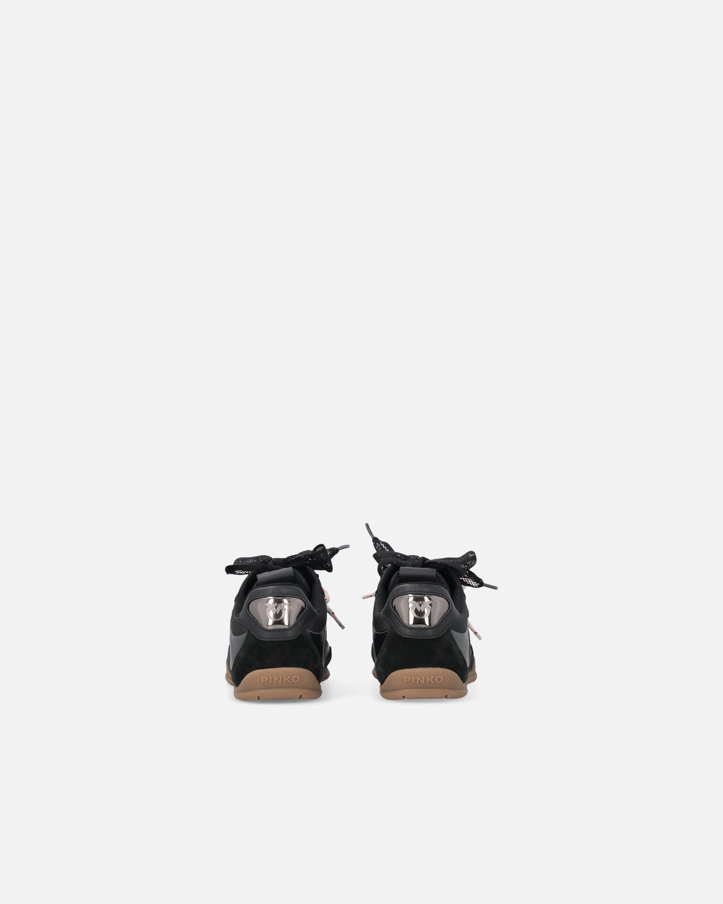 Sneakers with double laces and logo details