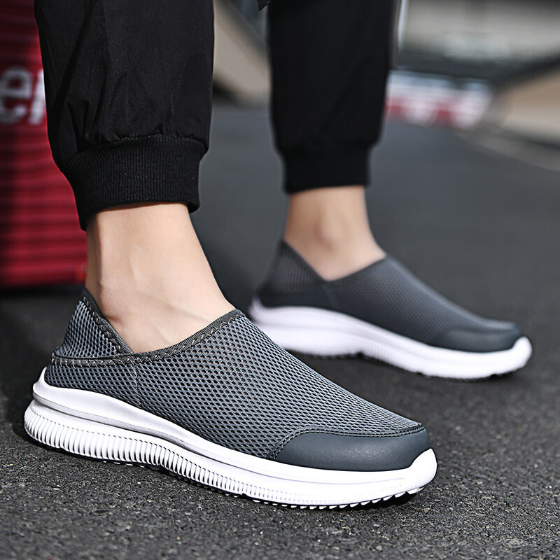 Atmungsaktive Mesh-Slipper für Herren